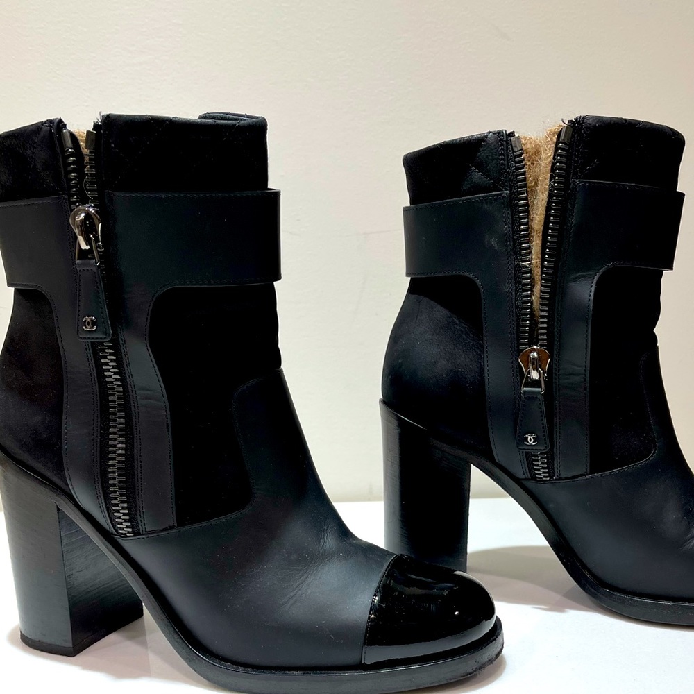 CHANEL Boots